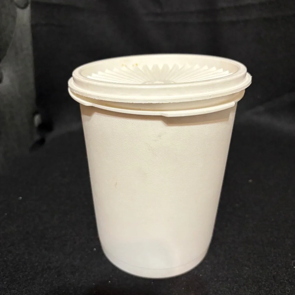 TUPPERWARE White Food Storage 8.50